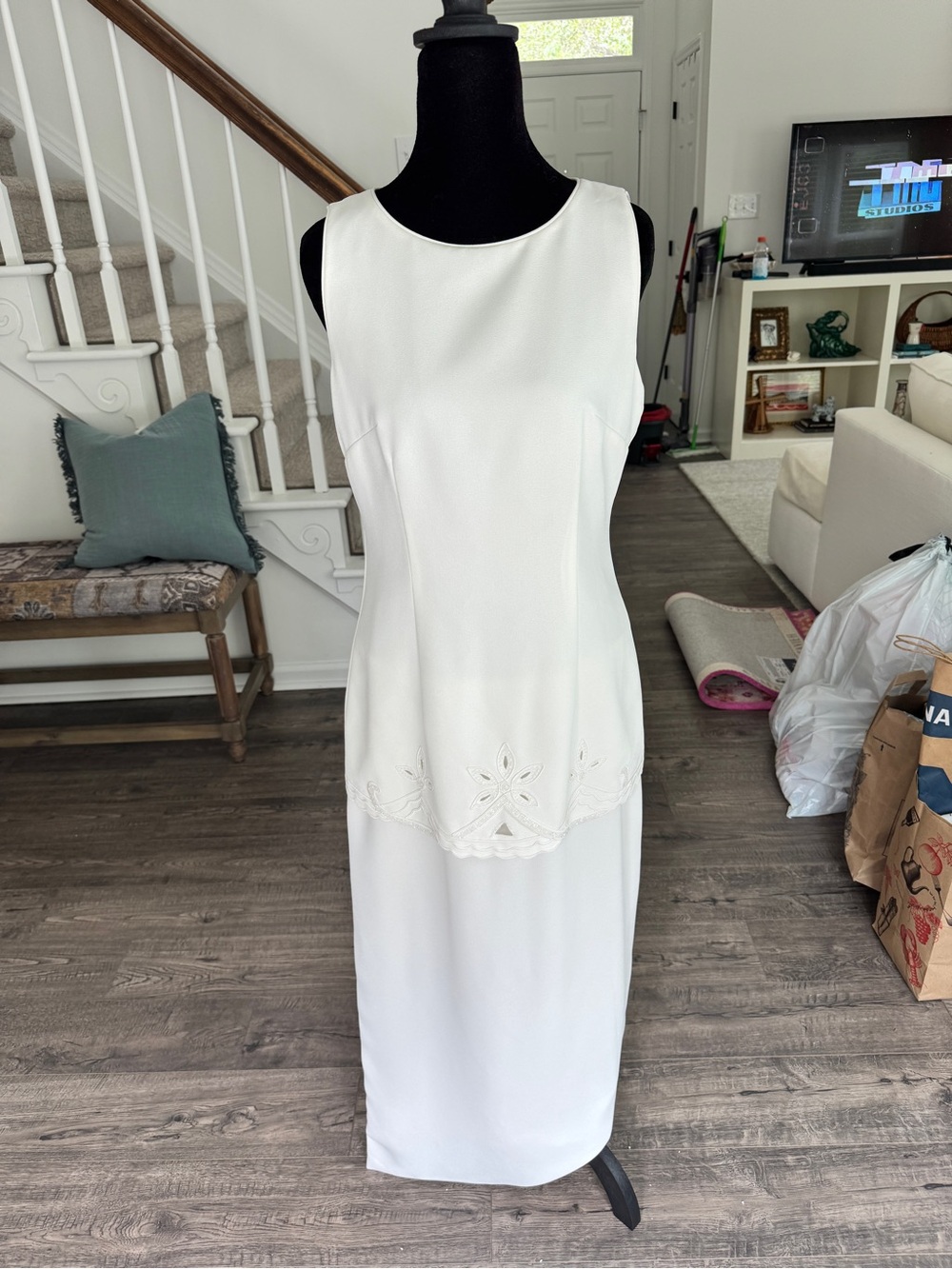 90s Jessica Howard White Sleeveless Maxi Dress with Scalloped Cutout Detail